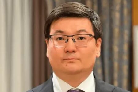 Президент іс басқарушысының әкесі де ұзақ уақыт осы қызметте орынбасар болған