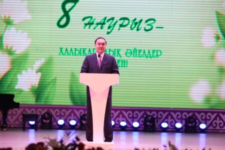 Ербол Қарашөкеев облыстың дамуына үлес қосып жүрген бірқатар нәзік жандарды марапаттады