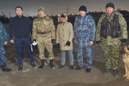 Тыйым салынған зат лақтырмақ болған тараздық қолға түсті