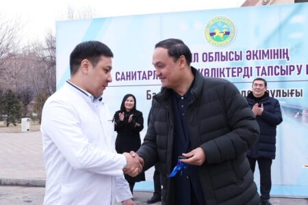 Жамбыл облысында медициналық мекемелерге 40 жедел жәрдем көлігі берілді