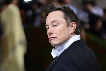 Илон Маск SpaceX және X компанияларын Калифорниядан көшірмек