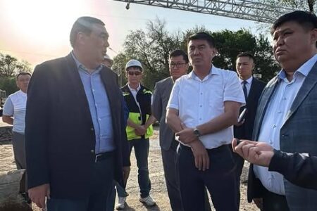 ҚАЛА ӘКІМІ ҚҰРЫЛЫС АЛАҢДАРЫН АРАЛАДЫ